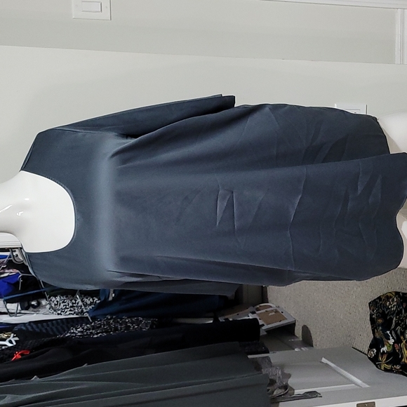 Silk dress - Picture 1 of 9